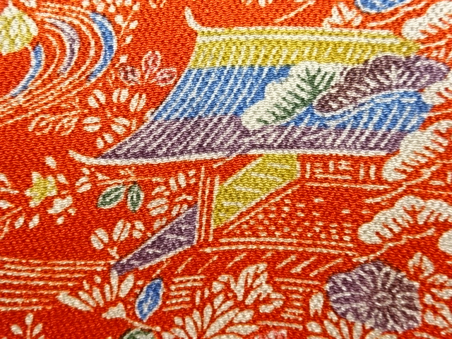  縮緬地屋敷に草花模様小紋着物